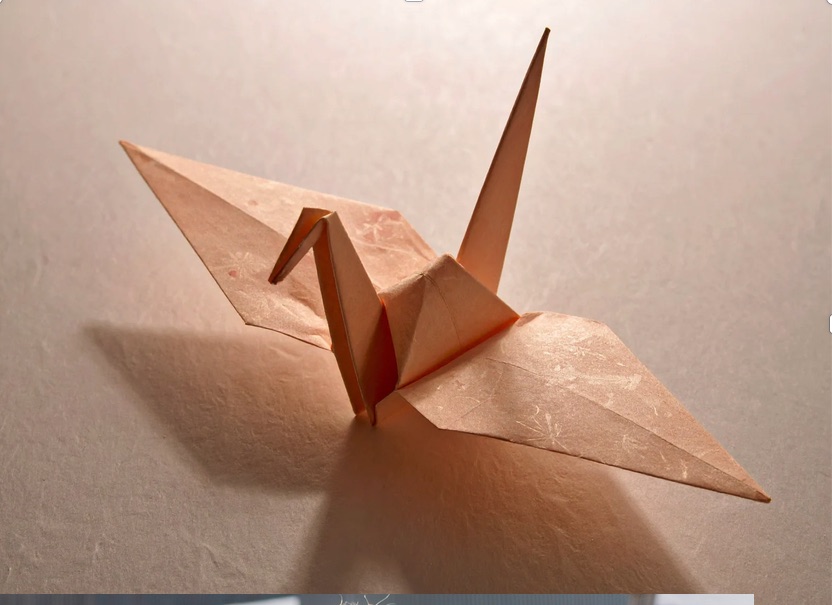 Origami-Kranich als Symbol für Geduld, Achtsamkeit und langfristiges Vorausdenken